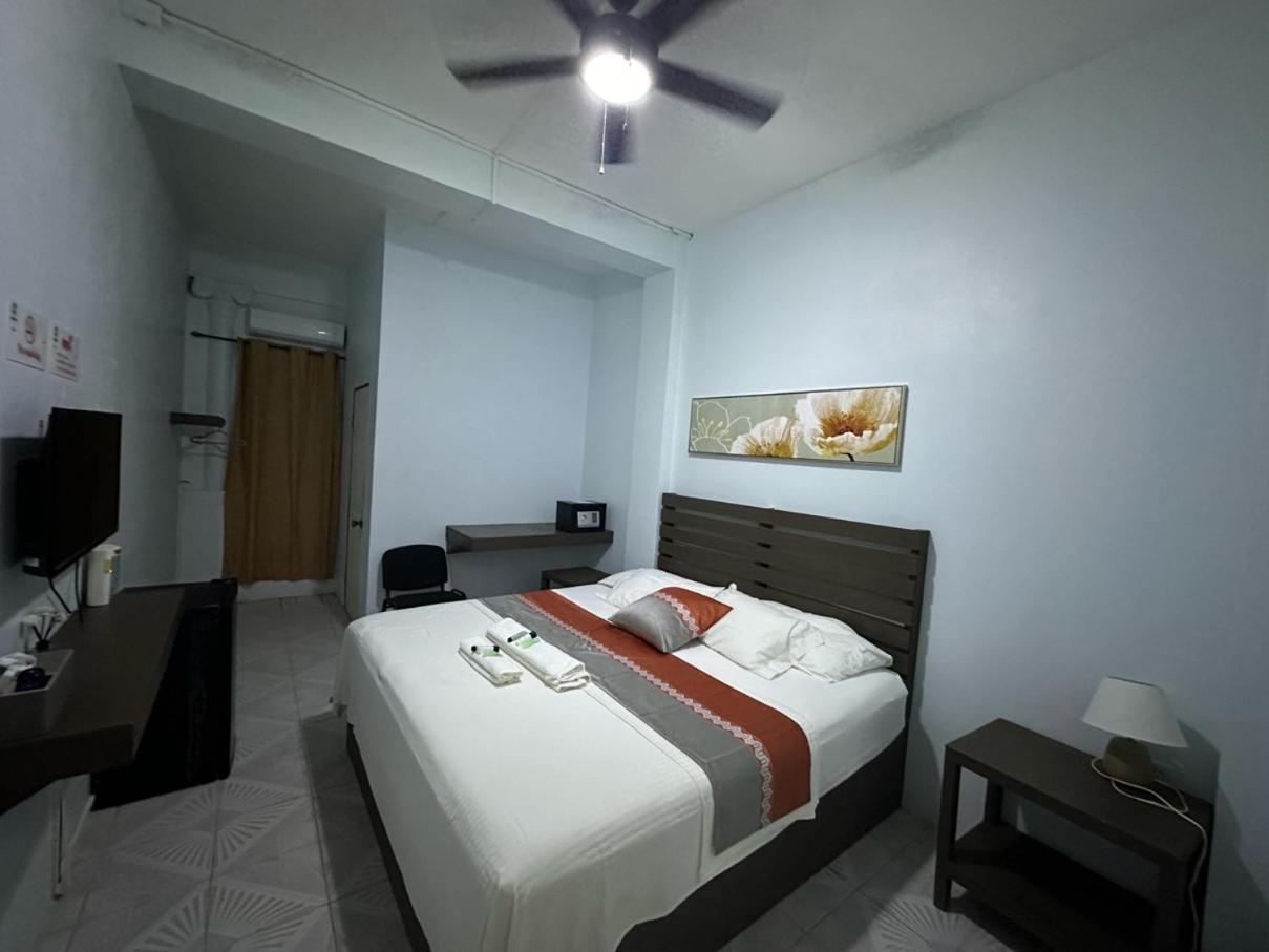 Sky Inn Caye Caulker Exterior photo