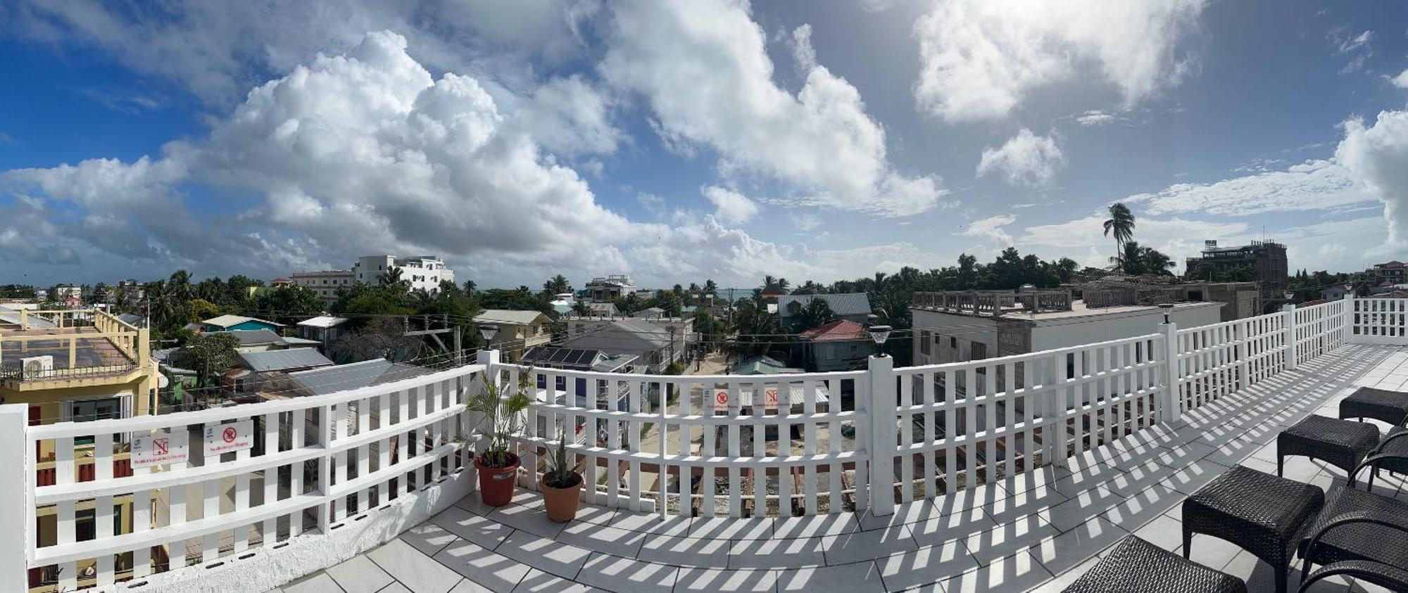 Sky Inn Caye Caulker Exterior photo
